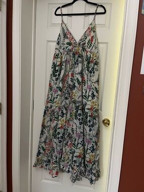 V-neck floral maxi dress